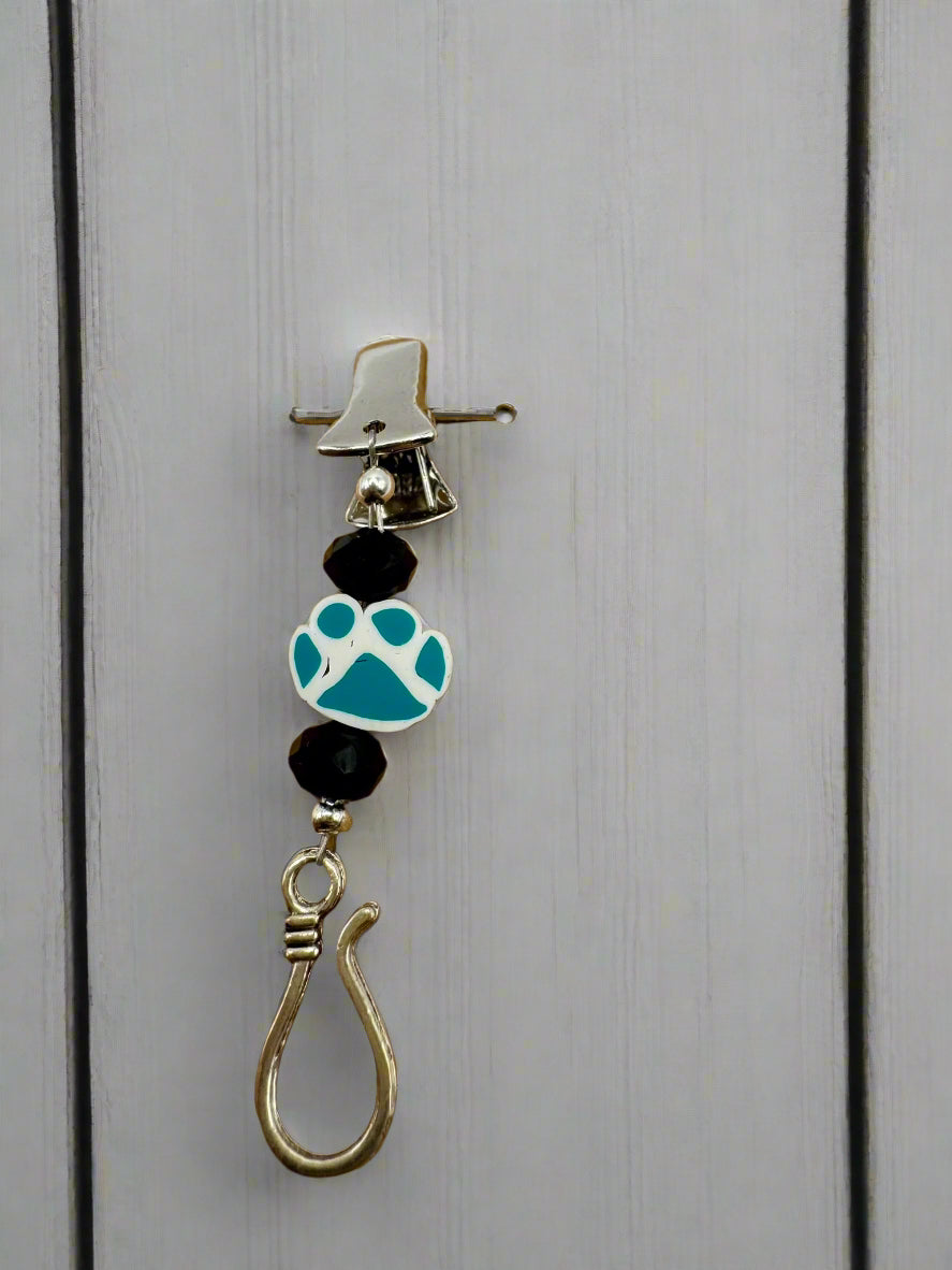clay paw print portuguese knitting pin
