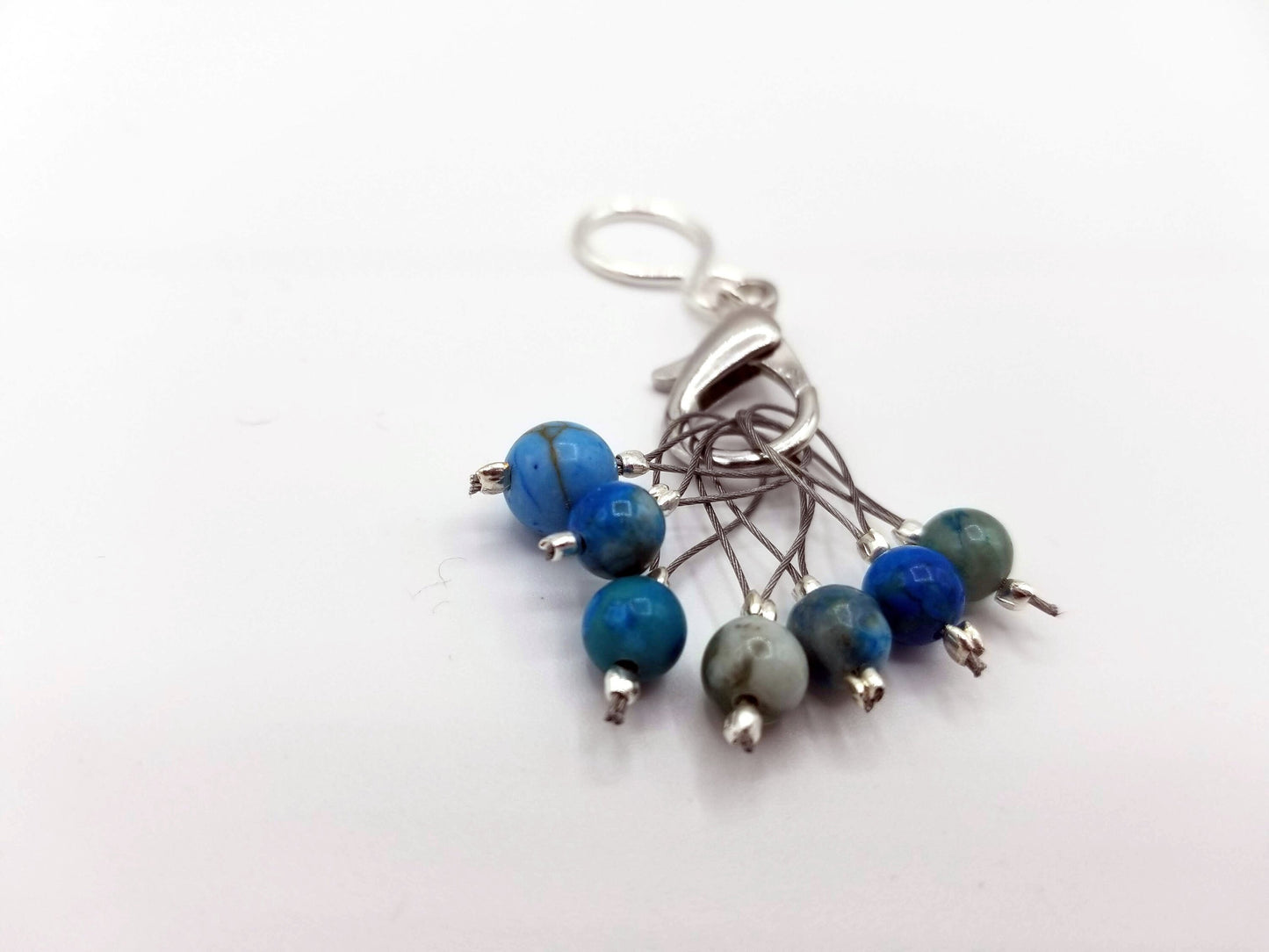snag free stitch markers blue stone