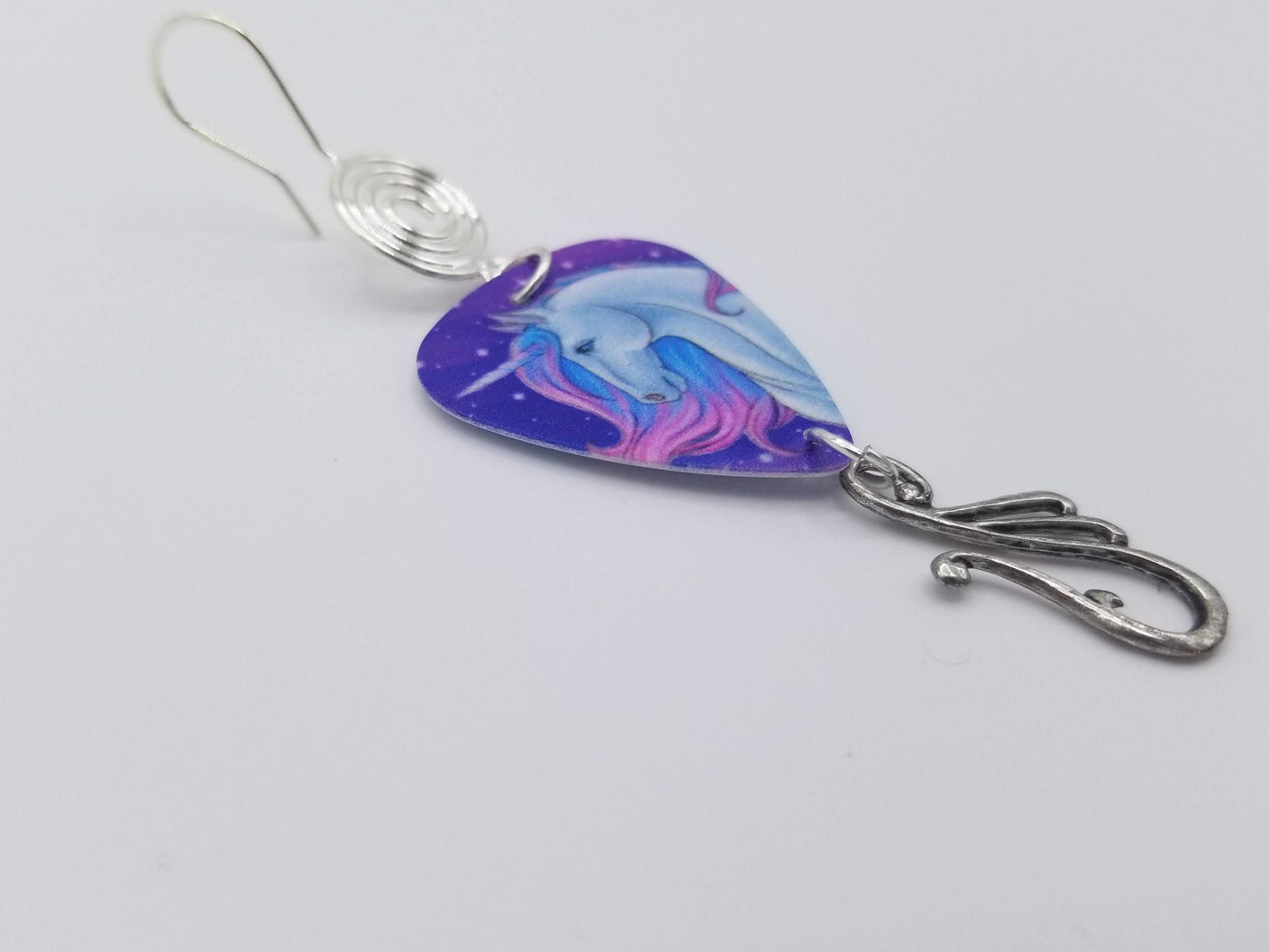 Guitar pick Portuguese knitting pin- unicorn.